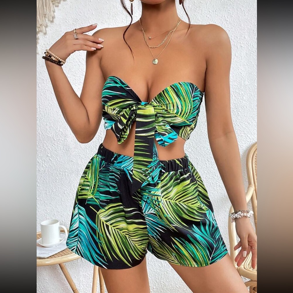 VCAY with tropical print with front knot Top bandeau & Shorts